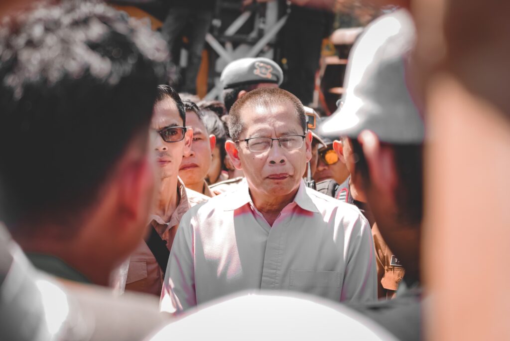 Wakil Bupati Menemui Massa Aksi Cipayung Plus di Depan Kantor Bupati Lombok Timur